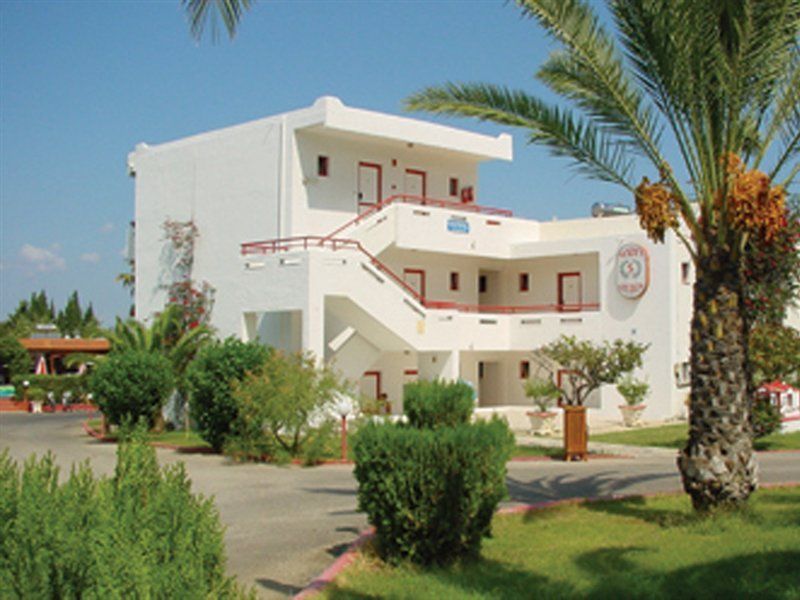 Sandys Studios Apartments And Log Villas Psalidi  Exterior photo
